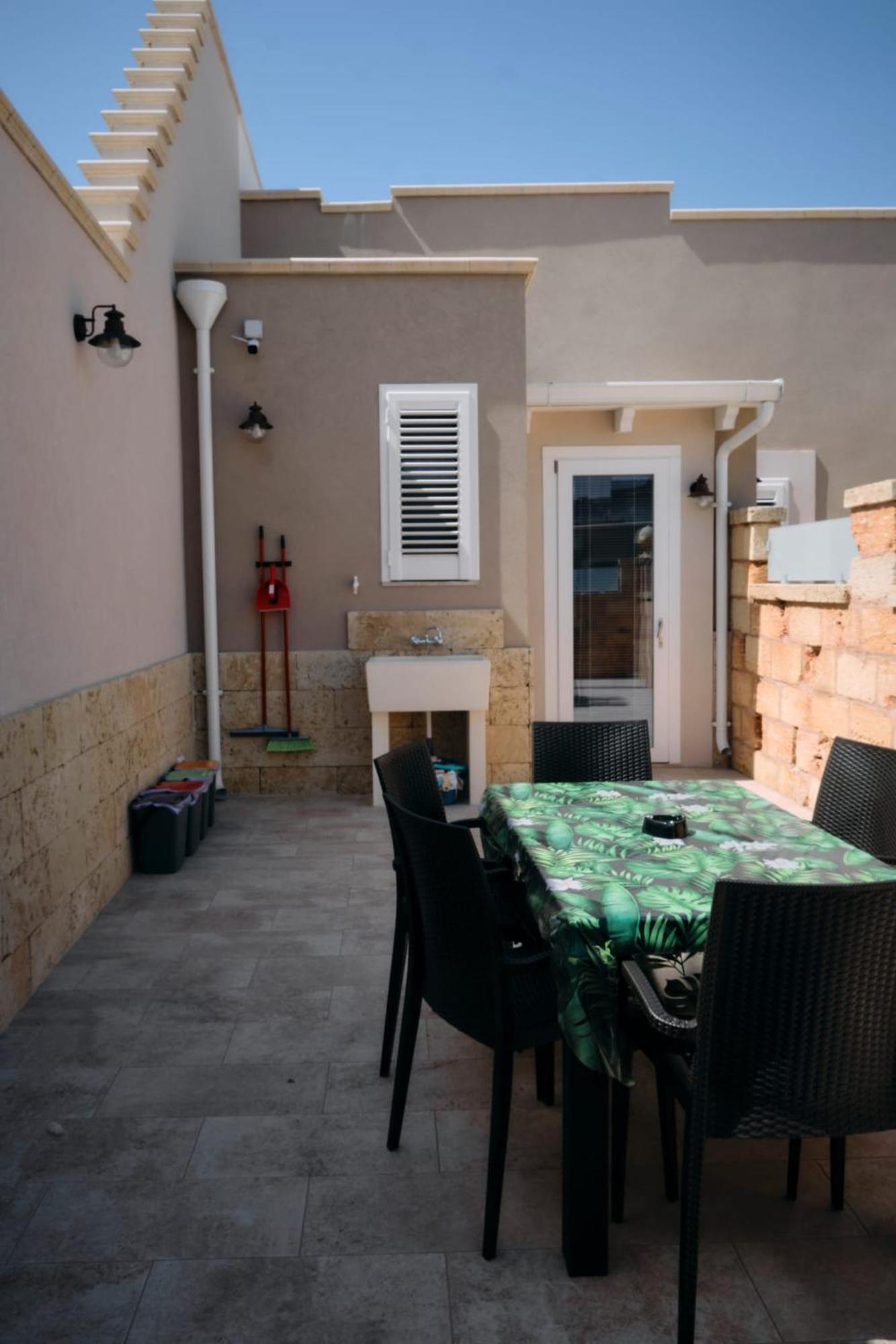 Case Vacanze Da Pino A E B Torchiarolo Exterior photo
